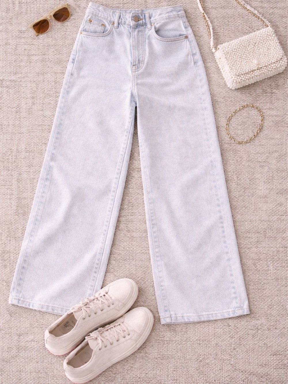 BDG High & Wide jeans from Urban Outfitters. Size 26